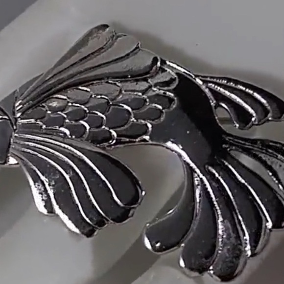 Laurel Burch Goddess Koi Fish Silver -Rhodium Brooch Pin RARE FIND - Picture 4 of 9